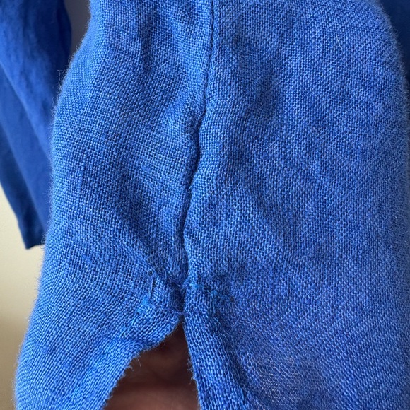 🇮🇹 Blue Linen Button-Up Top - Picture 7 of 12